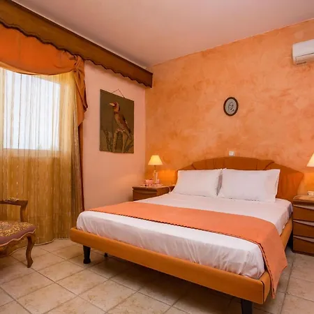 فيلة Laylande House Theológos