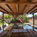 Laylande House Villa Theológos