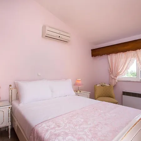 Laylande House Villa *