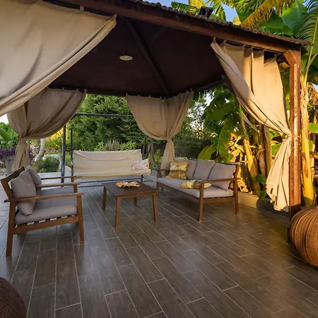 Villa Laylande House *