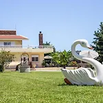 Laylande House Villa *