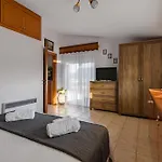 Laylande House * Theológos