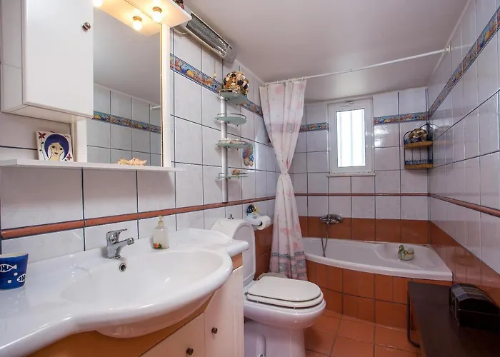 Laylande House * Theológos