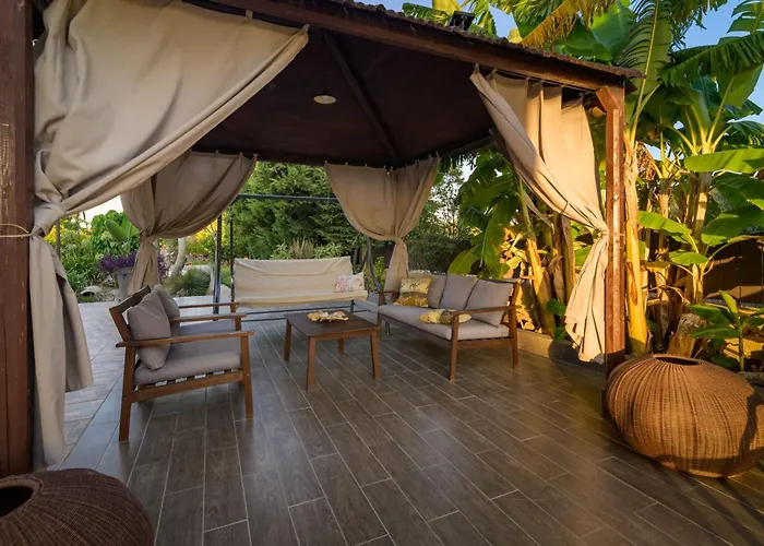 Villa Laylande House *